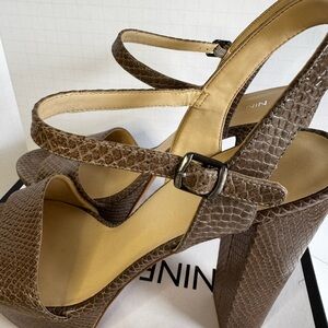 Nine West Platform Le Le Heel, sz 10